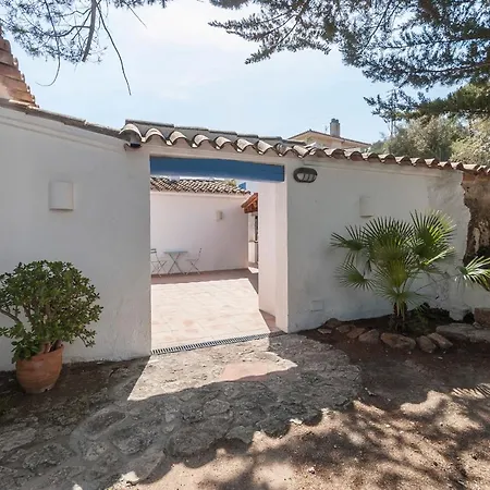 Let's Holidays 7 Xemeneies House Holiday home *