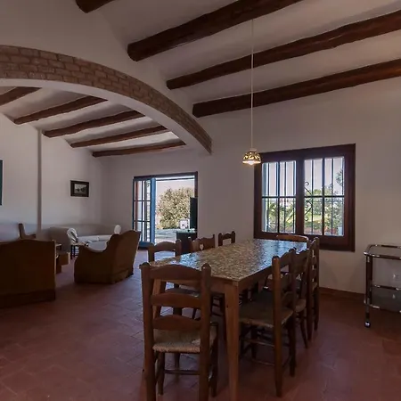 Let's Holidays 7 Xemeneies House Holiday home *