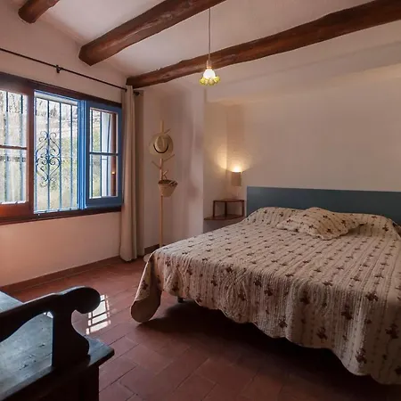 Holiday home Let's Holidays 7 Xemeneies House *