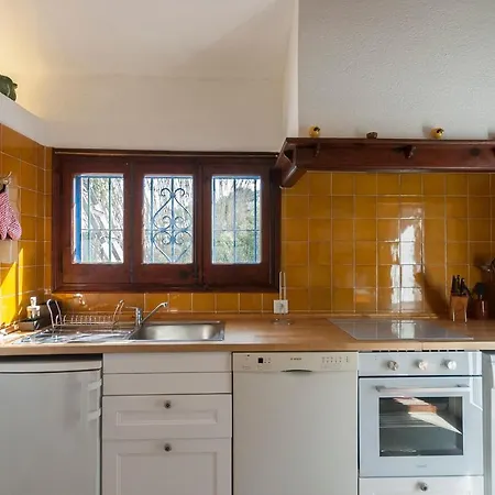Lets Holidays Big House With Bbq And Dining Outside Dom wakacyjny Tossa de Mar