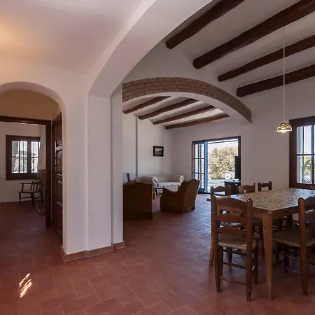 Lets Holidays Big House With Bbq And Dining Outside Dom wakacyjny Tossa de Mar