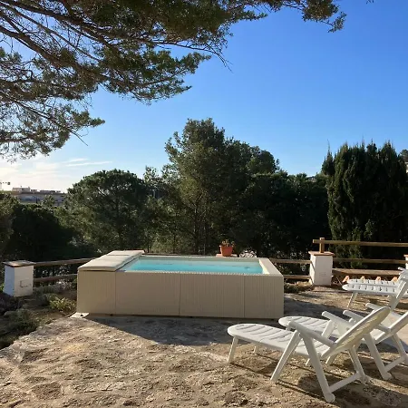 Lets Holidays Big House With Bbq And Dining Outside