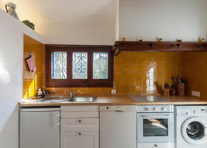 Lets Holidays Big House With Bbq And Dining Outside Holiday home Tossa de Mar