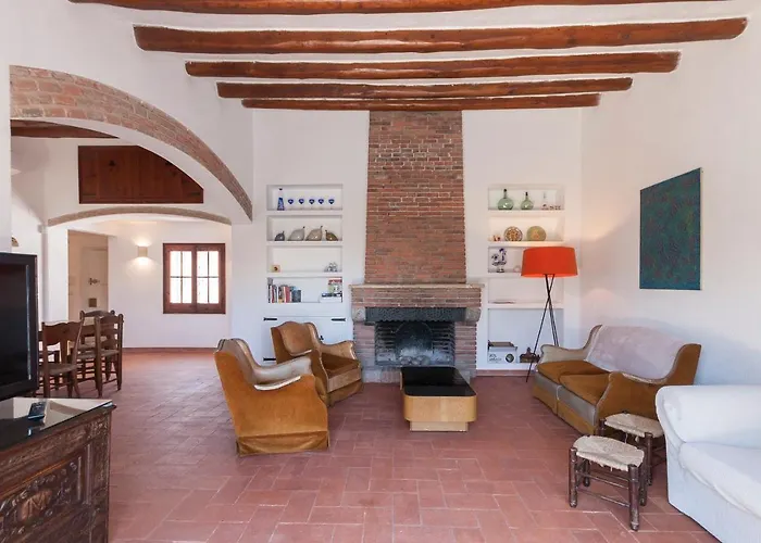 Lets Holidays Big House With Bbq And Dining Outside Holiday home Tossa de Mar